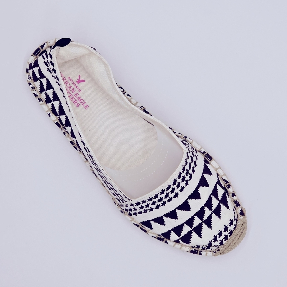 NEW! AE Outfitters Black and White Espadrilles - Picture 5 of 5